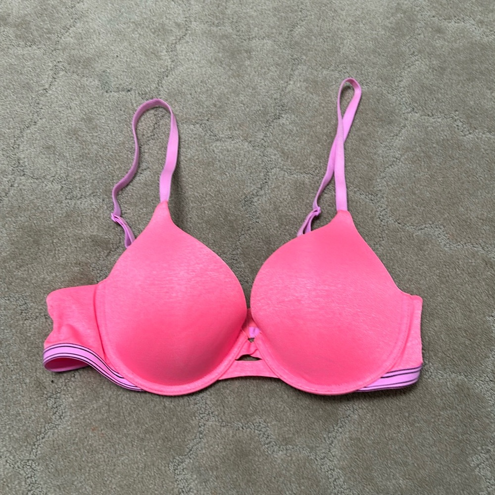NWOT Victoria’s Secret perfect shape bra, 36B